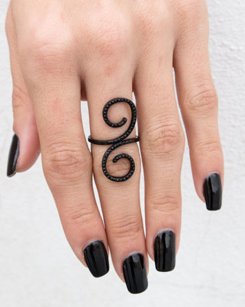 μαυρο γυναικειο δαχτυλιδι
