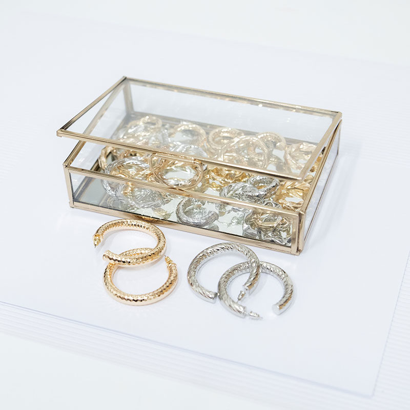 Γυναικεία Κοσμήματα και Αξεσουάρ  • Constantinos Accessories