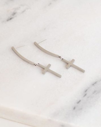 γυναικεία σκουλαρικια απο ατσαλι με σταυρο